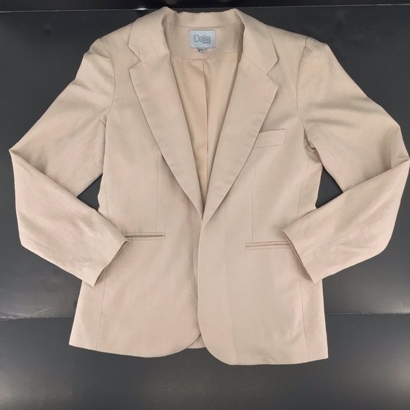 Dalia Jackets & Blazers - Dalia Linen Light Pink Shoulder Pad Faux Pockets Blazer Size Medium